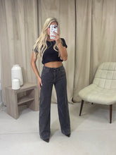 Load image into Gallery viewer, Front Seam Stretchy Jeans (5 colours)