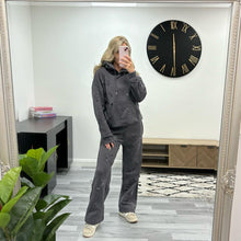 Load image into Gallery viewer, THE CROSS TRACKSUIT (5 COLOURS)