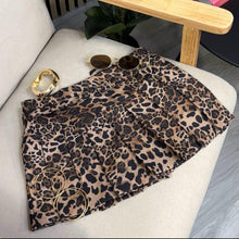 Load image into Gallery viewer, LEOPARD PRINT SKORT
